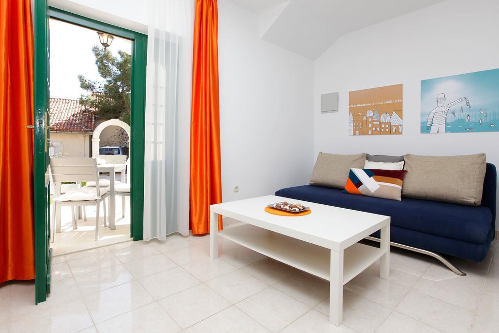 Apartments Villa Adria Bol Exterior foto