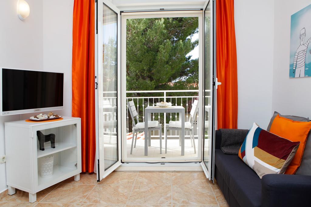 Apartments Villa Adria Bol Exterior foto